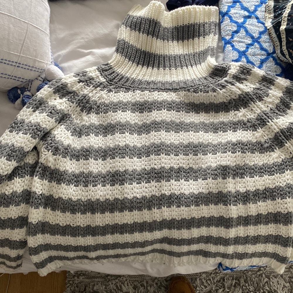 Elan sweater